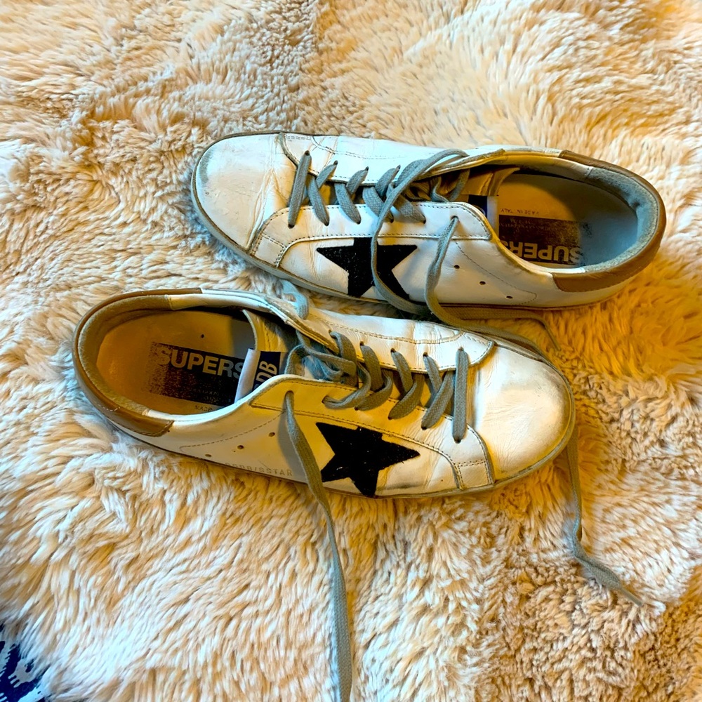 Golden Goose Sneakers/tennis shoes